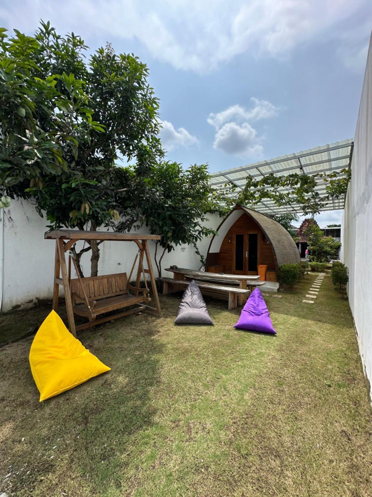 Villa Rumah Putih Jogja Yogyakarta Eksteriør billede